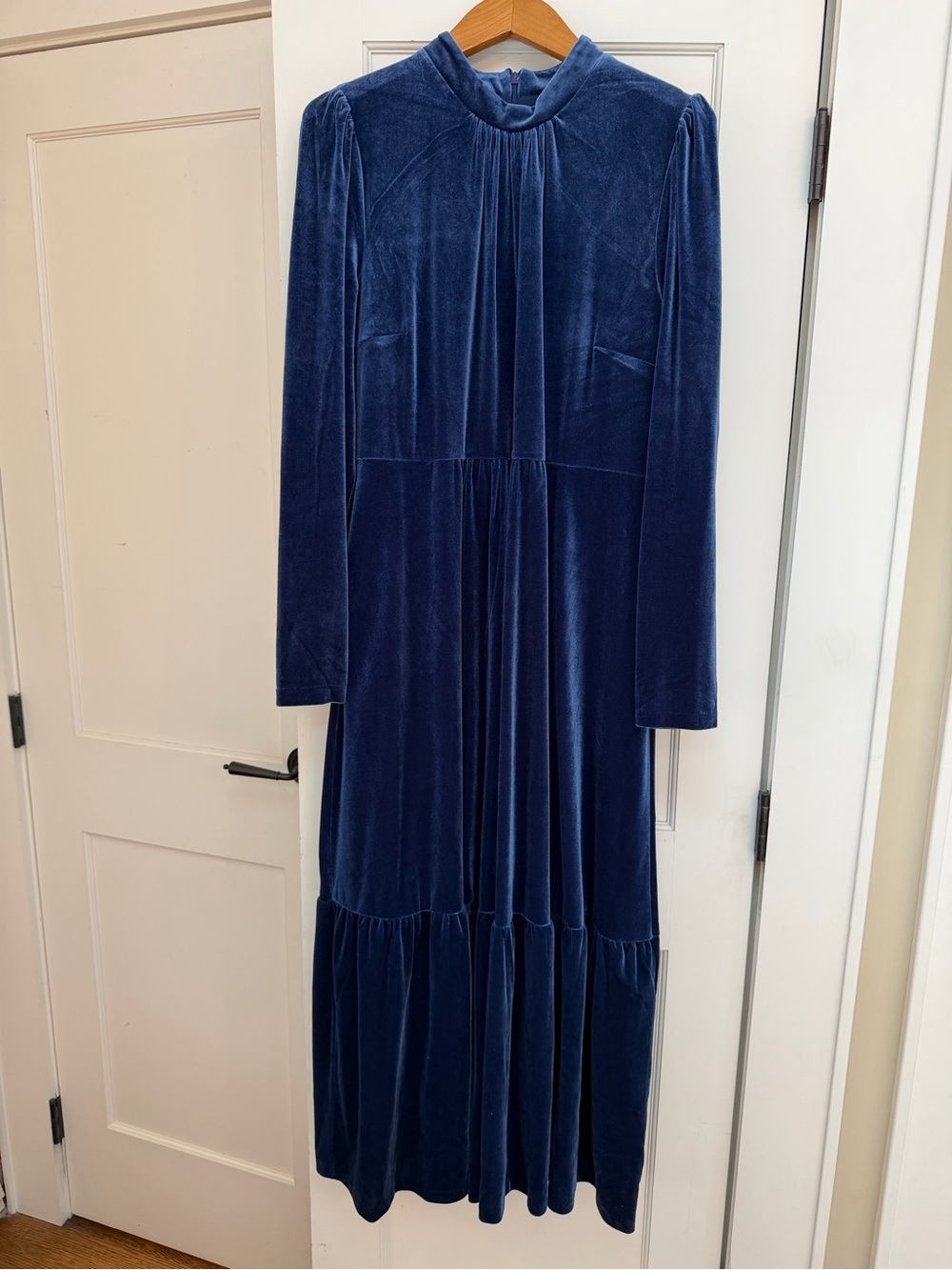 EUC boden BLUE VELVET DRESS MOCK NECK VELVET GOWN SIZE 18